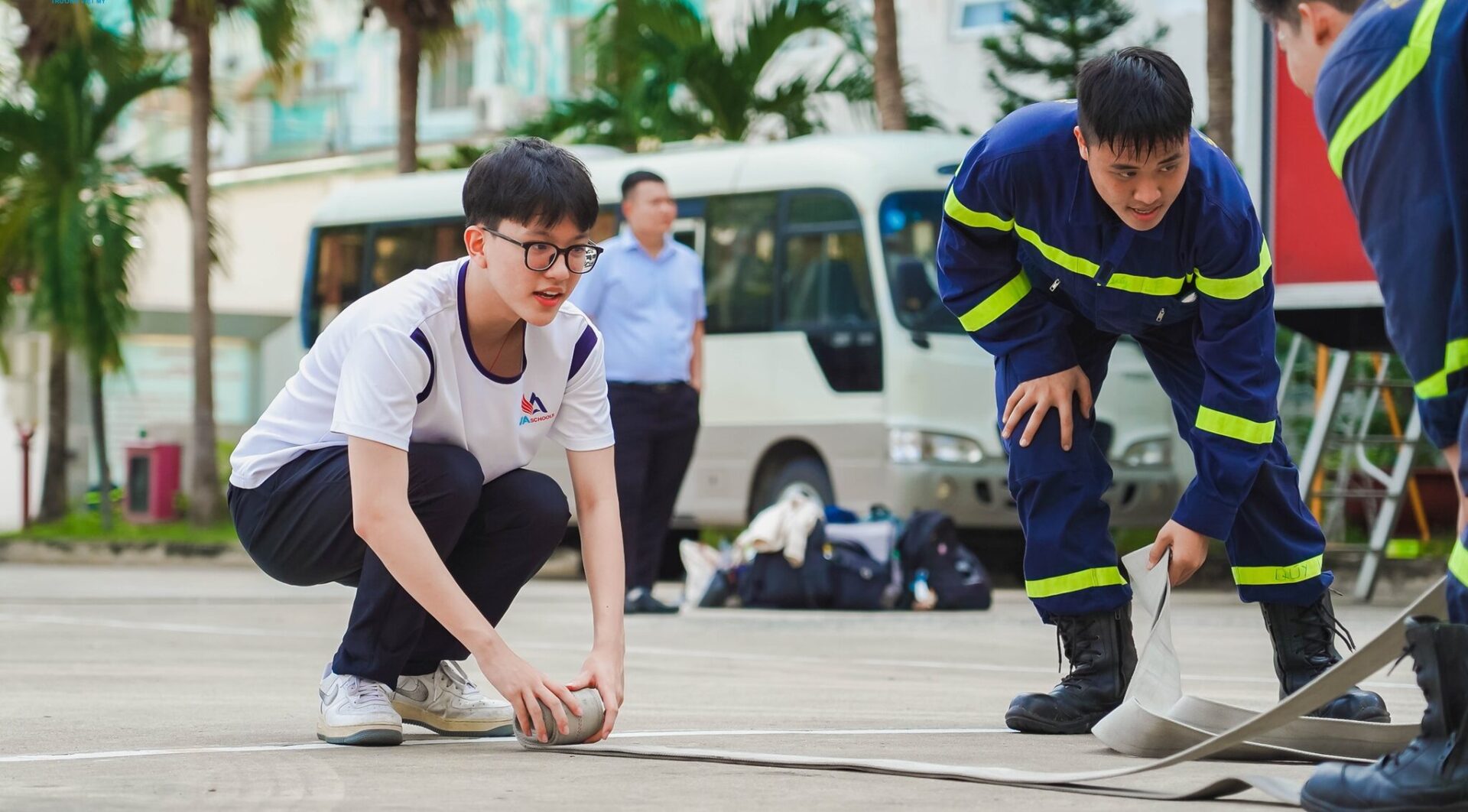 học sinh VA tham gia hoạt động trải nghiệm cứu hoả